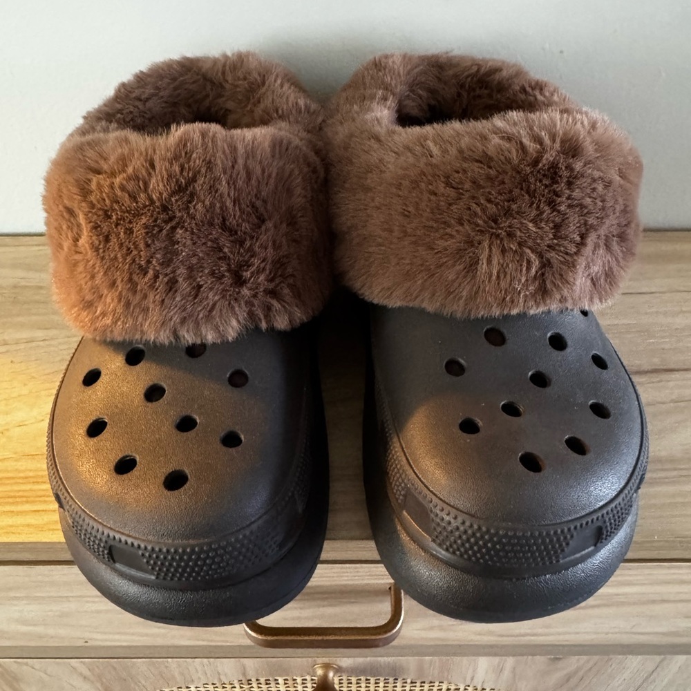 CROCS FUREVER CRUSH Brown Espresso Fur Lined Clogs Winter Comfort Shoes, S: 4/6